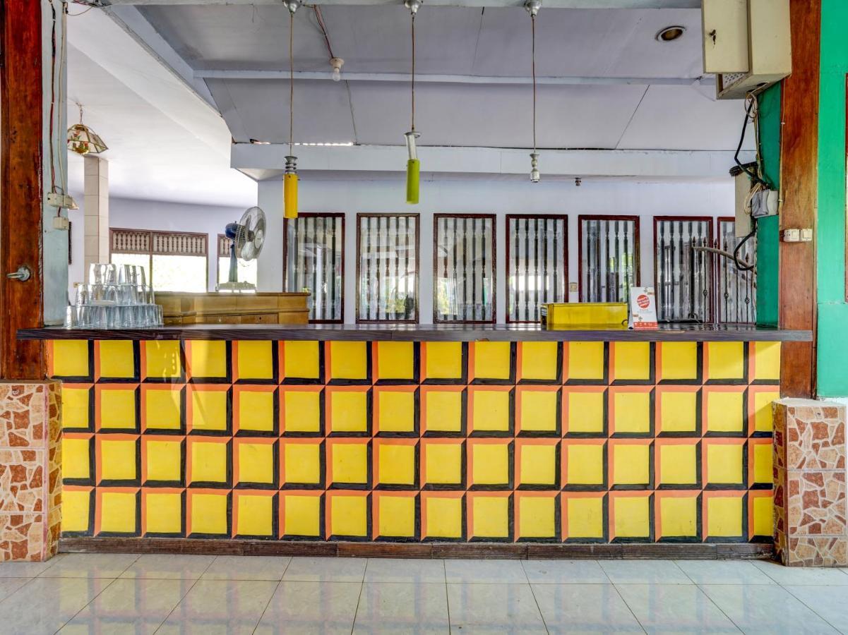 Oyo 3710 Izzi Hotel Lamongan Bagian luar foto
